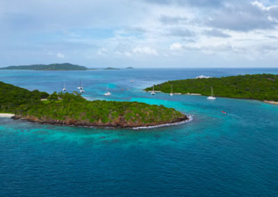 discovery-O-Yacht-anchoring-Tobago-Keys-lemax-sailing